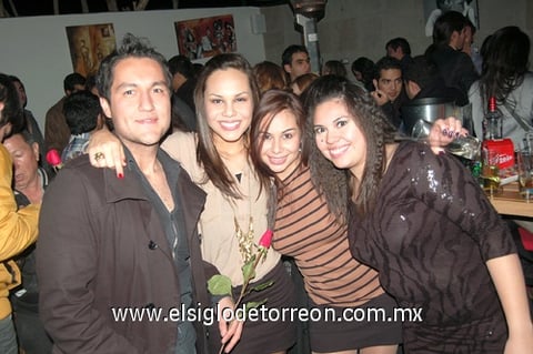 05012012 FRANCISCO , Fernanda, Patricia y Cristina.