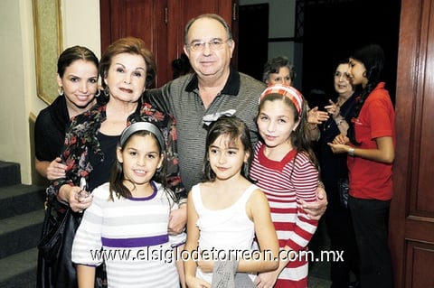 04012012 ALE , Angélica, Antonio, Ximena, Paulina y Regina.
