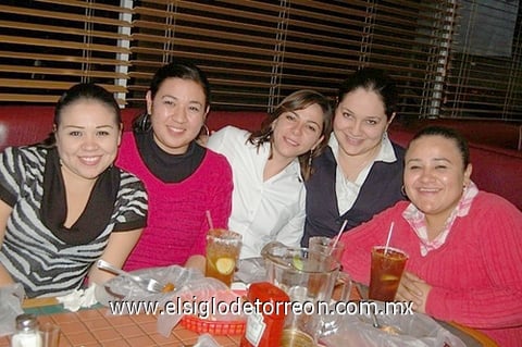 04012012 SUSY  Gutiérrez, Vero Flores, Laura Silva, Vero Maycotte y Mague Robles.