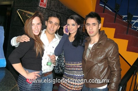 04012012 KAREN  Elizondo, Sebastián Rodríguez, Ale Vidal y Gerardo Dorado.