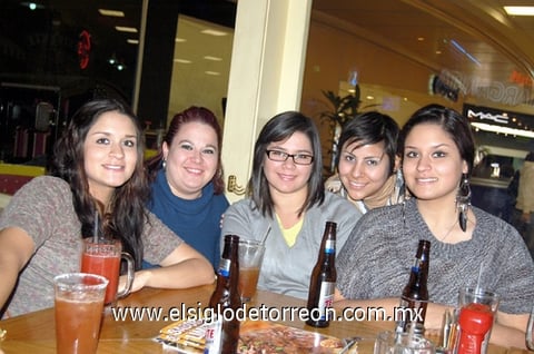 06012012 ALICIA , Paulina, Sofía y Lily.