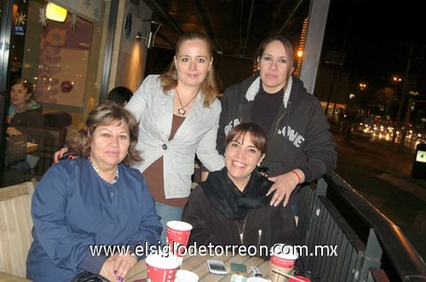 06012012 COCO  Muñoz, Tere Fonseca, Gloria Hernández y Laurita Ceniceros.