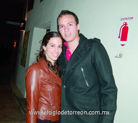 06012012 ESTEFY  y Chuy.