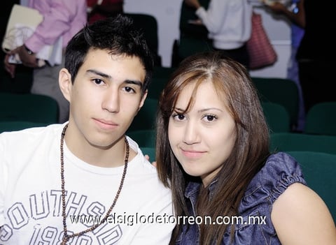06012012 FERNANDO  y Mayte Galindo.