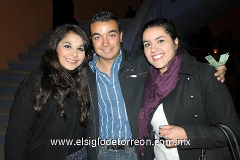 03012012 CECY  Ayala, Mario Casas y Claudia González.
