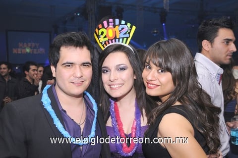 03012012 OMAR  Villegas, Noelia Vázquez y Sara Correa.