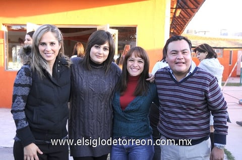 03012012 LULú , Gaby, Sandra y Fernando.