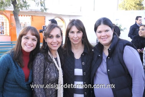 03012012 SANDRA , Tunie, Blanca y Blanca.