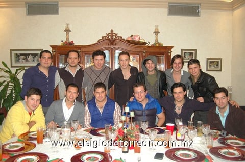 03012012 BUENOS  momentos disfrutaron los amigos del grupo de los Miercolitos.