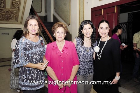 03012012 TANIA , Miriam y Katia Batarse e Itziar Muguerza.