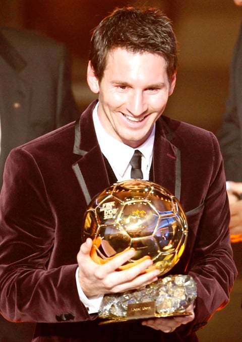 'Esto me da un enorme placer', dijo Messi tras recibir el premio de manos del brasileño Ronaldo. 'Es la tercera vez que me dan este premio y es un honor inmenso'.