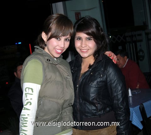 09012012 MARICARMEN  Lazalde y Ana Gamboa.