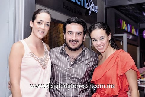 09012012 PAOLA , Beto y Deborah.