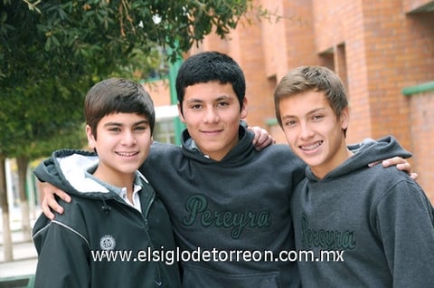 09012012 MANRIQUE , Alejandro y Beto.