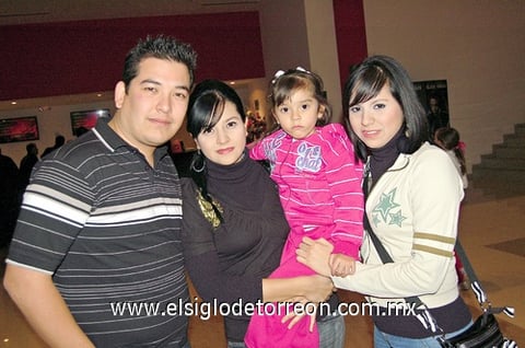 09012012 EDUARDO  y Karen.