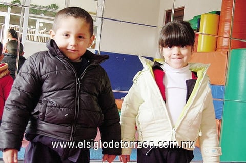 09012012 GERARDO  y Aranza.