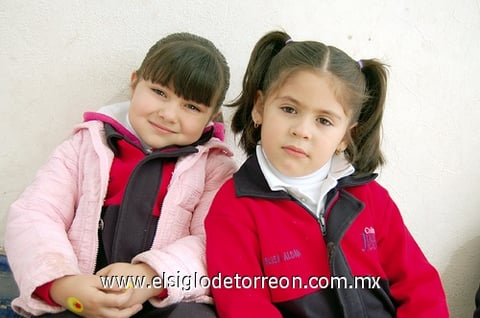09012012 PAULINA  y Elisa.