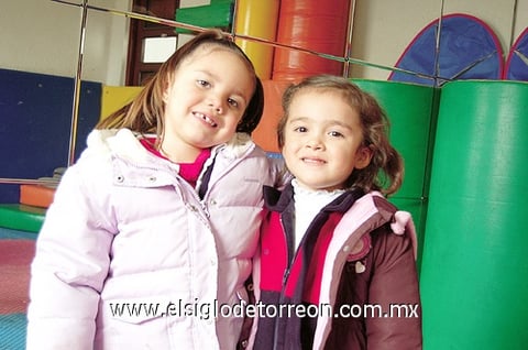 09012012 SOFíA  y Evelyn.