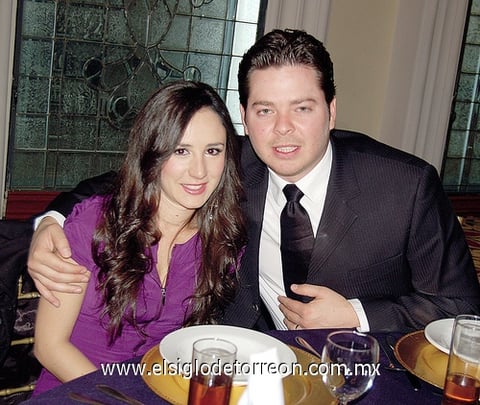 09012012 MARIáNGEL  Salas y Mariano López.
