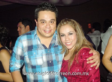 09012012 VíCTOR  y Karla.
