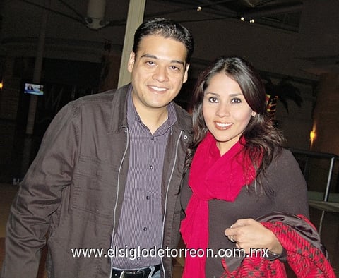 09012012 CARLOS  Navarrete y Cibeles Alonso.