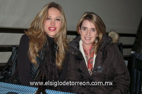 09012012 JACQUE  Shepard y Malula Salazar.