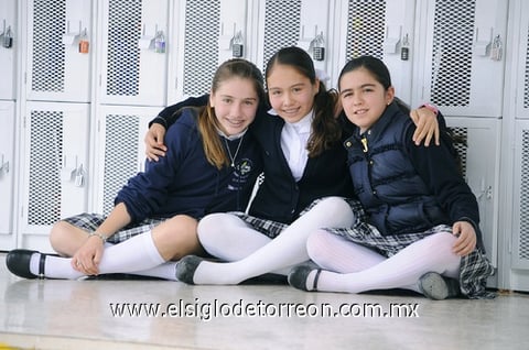 10012012 MARíA PAULA , Ana Sofía y Eugenia.