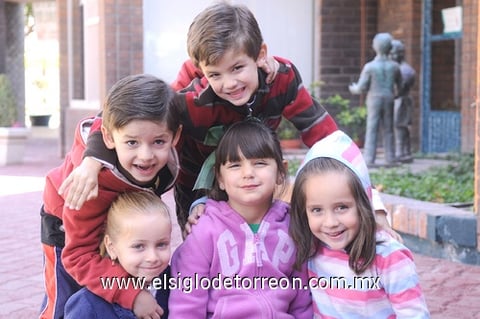 11012012 LUIS EDUARDO , Fernando, Federica, Marlene y Mariana.