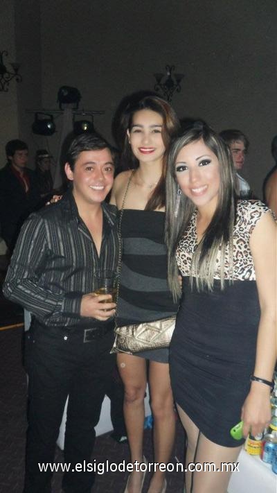 12012012 PEDRO , Tracy y Ederly.