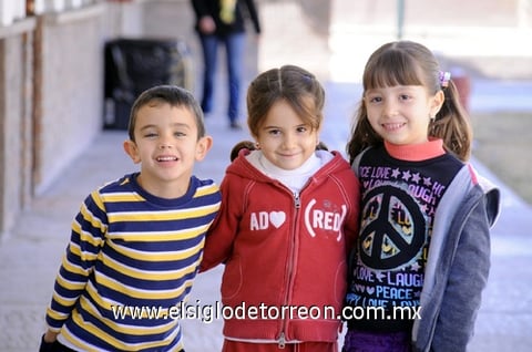 12012012 VALENTINO , Julio, Adrián y Analía.