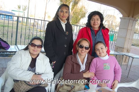 13012012 MARTHA,  Rocío, Mina, Ángela y Telos.