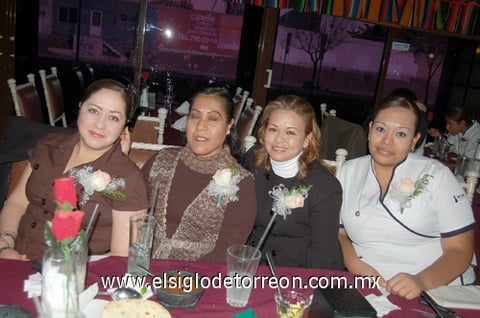13012012 VERóNICA  Tarin, Lourdes Hernández, Yolanda Samaniego y Celia López.