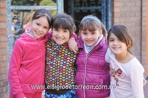 13012012 ISABELLA , Frida, Mariana y Ana Maria.