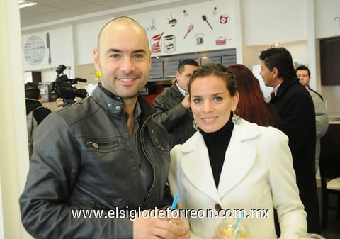 14012012 CARLOS  Sada y Paty Acosta.