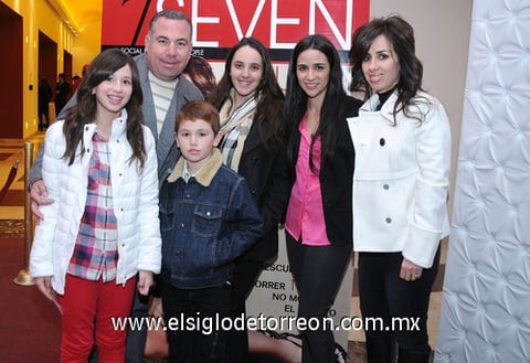 15012012 LUISA , Jaime, Jaime Jr., Eva, Sofía y Dora.