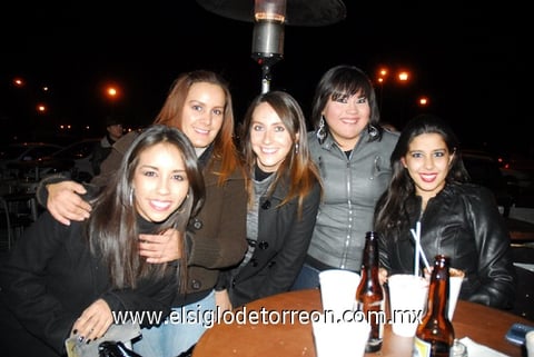 15012012 CRISTINA  Cabrera, Claudia de Lara, Daniela Balderrama, Lupita González y Andrea Izaguirre.