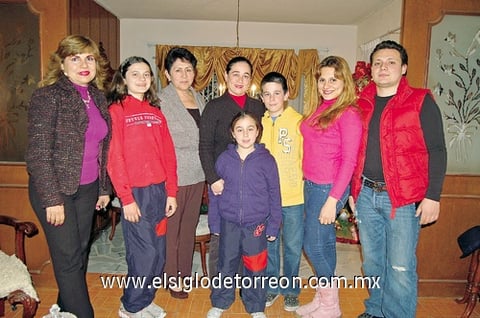 16012012 MARíA  Rosa, Brigitte, Martha, Ivette, Ivette, César, Paulette y David.