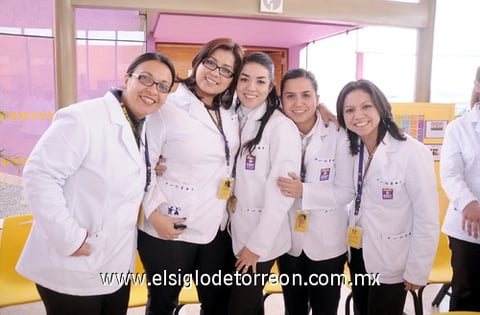 15012012 GABY  Román, Aída Sánchez, Karla López, Laura Viena y Edna López.