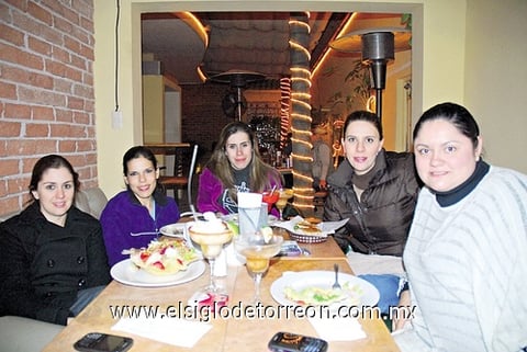 16012012 ELSA , Rocío, Eugenia, Lian y Alejandra.