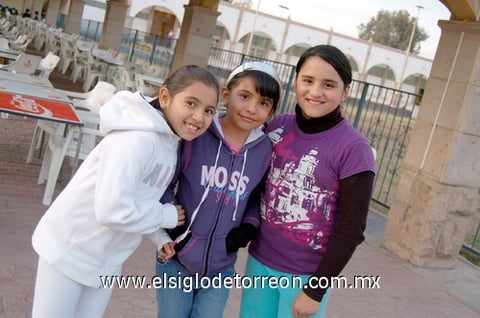 17012012 ANILú , Ximena y Andrea.