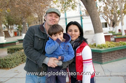 17012012 JUAN , Ieshua y Fabiola.