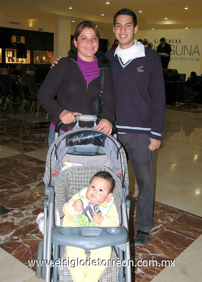 17012012 LAURA , Édgar y Diego.