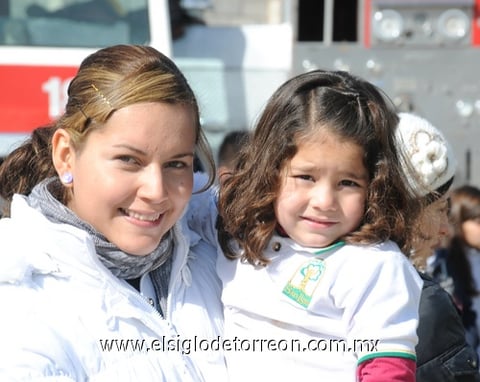 16012012 MAYRA  y Ana Sofy.