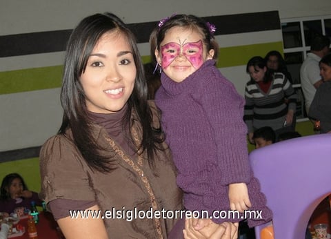 18012012 KENIA  y Lucía.