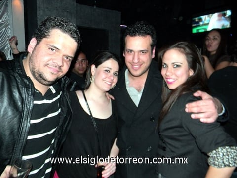 19012012 ARMANDO , Ale, José y Ángela.