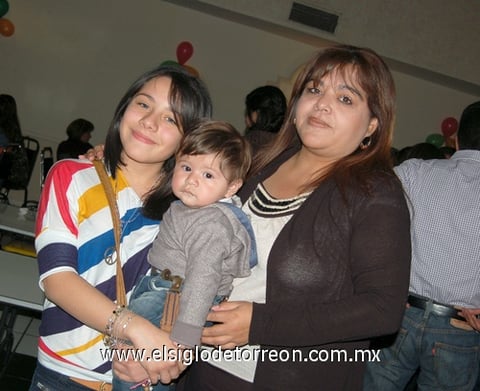 20012012 AMARANTA , Kevin y María Luisa.