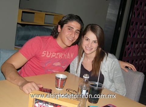 20012012 RODRIGO  Carmona y Fernanda García.
