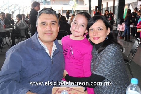 Ernesto, María y Jéssica.