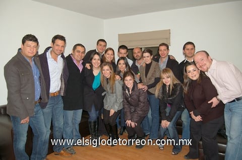 Divertida posada fue la que disfrutaron en una residencia de la ciudad.