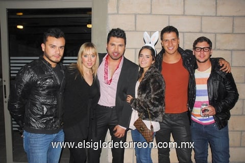 Poncho Llorens, Frida Llorens, Luis Ibarra, Ana Luisa Mesta, Luis Ramos y Charlie Yáñez.